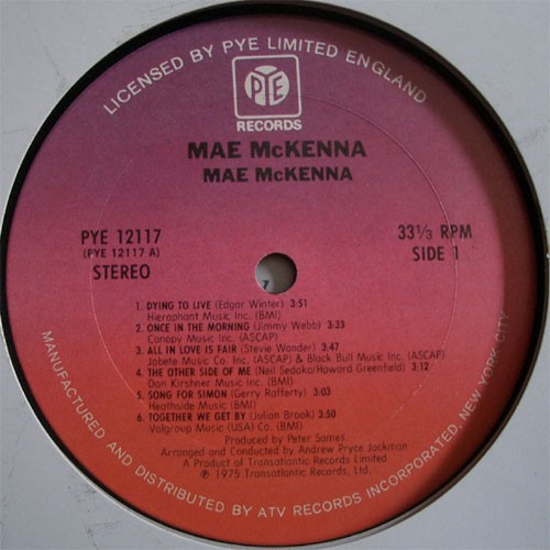 Mae McKenna / Mae McKenna (US)β