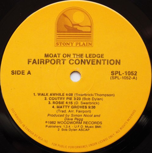 Fairport Convention / Moat On The Ledge (Live At Broughton Castle, August '81) (Canada)β